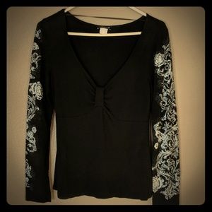 Venus Graphic Sleeve V Neck Black Top S